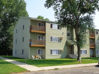 808 Evergreen Ave Unit 203, Olivia, MN 56277