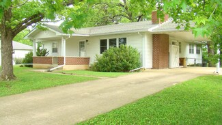 209 E 4th St, Mountain View, MO 65548