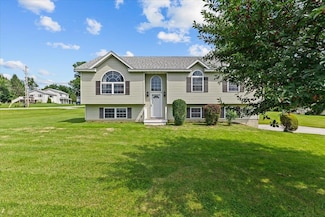 12 Tanglewood Dr, Saint Albans, VT 05478