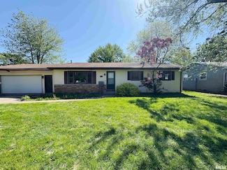 310 N 3rd Ave, Chenoa, IL 61726