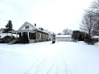 829 W Elm St, Bloomington, IL 61701