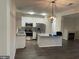 6475 Cheyenne Dr Unit 302, Alexandria, VA 22312