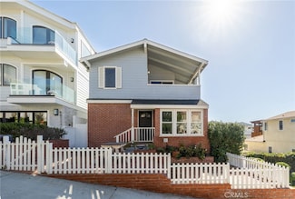 208 18th St, Manhattan Beach, CA 90266
