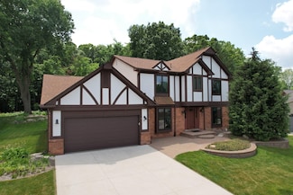 769 Snowmass Dr, Rochester Hills, MI 48309