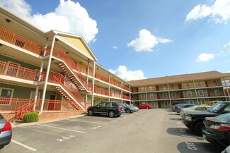 1517 Laurel Ave Unit 102, Knoxville, TN 37916
