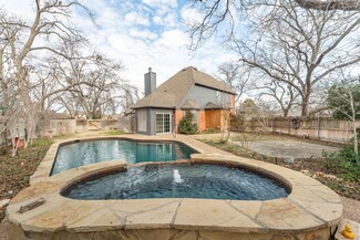 5001 Seminole Dr, Granbury, TX 76049