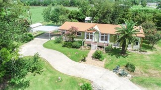 131 Demarest Rd, Lake Charles, LA 70607