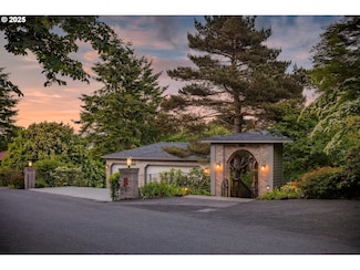 262 NW Royal Blvd, Portland, OR 97210