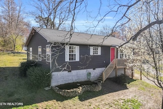 626 Kansas Ln, Oliver Springs, TN 37840