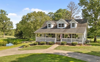 1228 Hall Rd, Signal Mountain, TN 37377