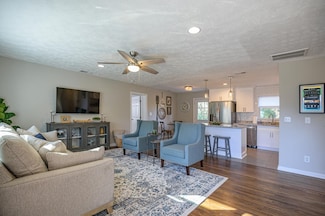 941 Pine Manor, Marietta, GA 30066