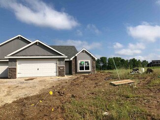 436 Gene Dr, Roanoke, IN 46783