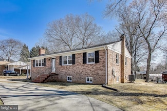 303 Farmhouse Rd, Accokeek, MD 20607
