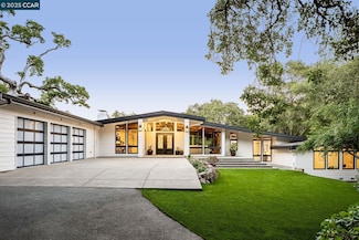 8 Oak Arbor Rd, Orinda, CA 94563