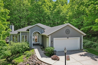 16625 Tanglewood Dr, Brookfield, WI 53005