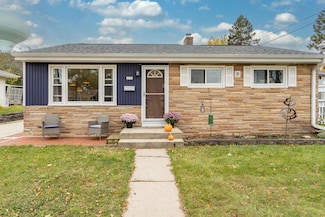 1509 Aldoro Dr, Waukesha, WI 53188