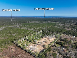 1012 Carter Dr, Zavalla, TX 75980