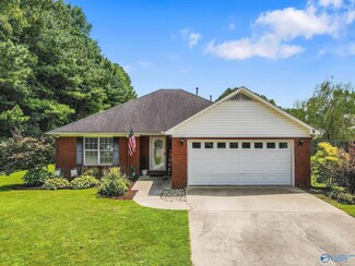 1106 Pine Trail SW, Hartselle, AL 35640