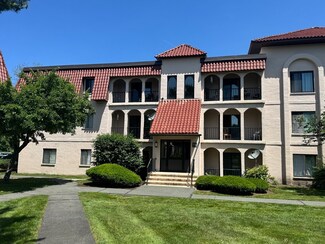 685 Oak St Unit 115, Brockton, MA 02301