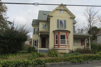 35 Cedar St, Augusta, ME 04330