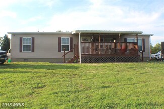 100 Quail Peak Dr, Petersburg, WV 26847