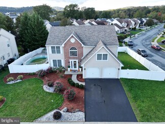 1006 Sunny Ridge Rd, Reading, PA 19605
