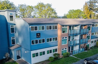 15152 65th Ave S Unit 806, Tukwila, WA 98188