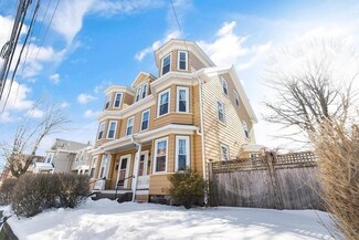27 Pine St Unit 27, Waltham, MA 02453