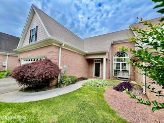 1077 Creekside Village Way, Seymour, TN 37865