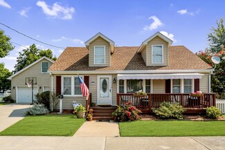 6327 Cleveland St, Chincoteague Island, VA 23336