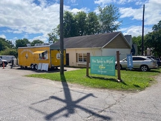 102 S West St, Wilkesboro, NC 28697