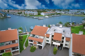 128 1st St E Unit 203, Saint Petersburg, FL 33715