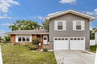1895 Claremont Rd, Hoffman Estates, IL 60169