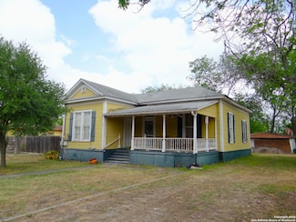 232 E Pine St, Seguin, TX 78155