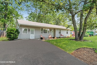 225 Huxley Dr, Brick, NJ 08723