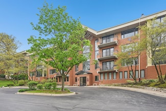 3525 S Cass Ct Unit 302, Oak Brook, IL 60523