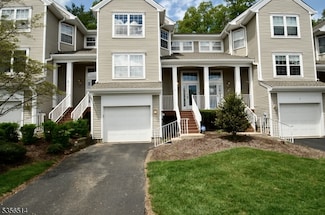 5 Woodmont Dr, Randolph, NJ 07869
