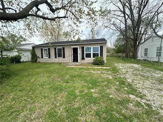 607 Saint Monica Dr, East Saint Louis, IL 62206