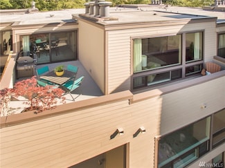 2510 W Manor Place Unit 412, Seattle, WA 98199