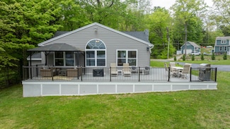 101 Thomas Pond Shore Rd, Casco, ME 04015