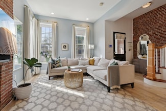 2 Park St, Jersey City, NJ 07304