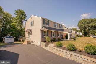4008 N Warner Rd, Lafayette Hill, PA 19444