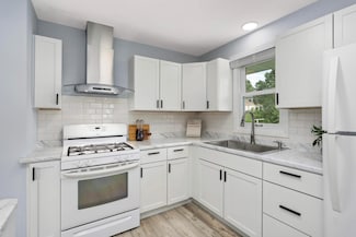 428 Howard St N, Saint Paul, MN 55119
