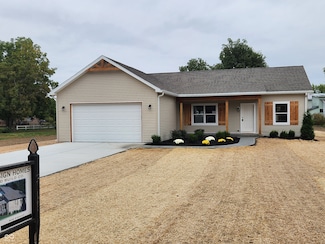 1309 N 8th St, Elwood, IN 46036