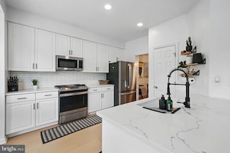 47686 Sandbank Square, Sterling, VA 20165