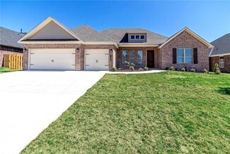 760 Soldera Rd, Tontitown, AR 72762