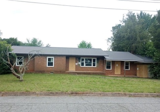 101 Markwood Ln, Lexington, NC 27295