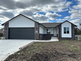 2825 N Rutland Ln, Augusta, KS 67010