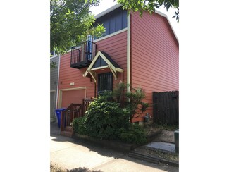 1104 NE 6th St, Gresham, OR 97030