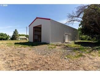 305 N Main St, Halfway, OR 97834